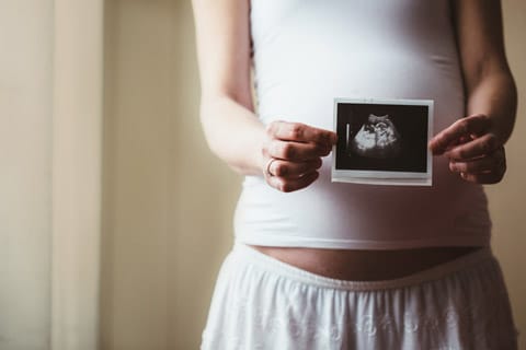 Gravidanza e sanguinamento delle gengive, gengivite e denti sensibili