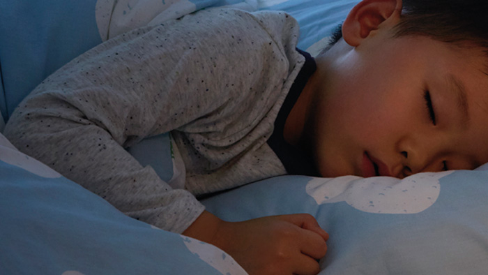 Livelli di rumorosit&agrave; ridotti, un bambino che dorme