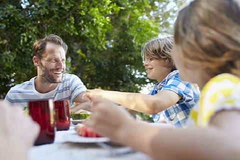 Filo interdentale: prima o dopo lo spazzolino? Una guida pratica 
