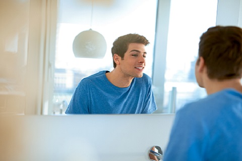 Denti bianchi in 2 minuti