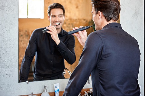 Come si lavano i denti? Guida pratica 