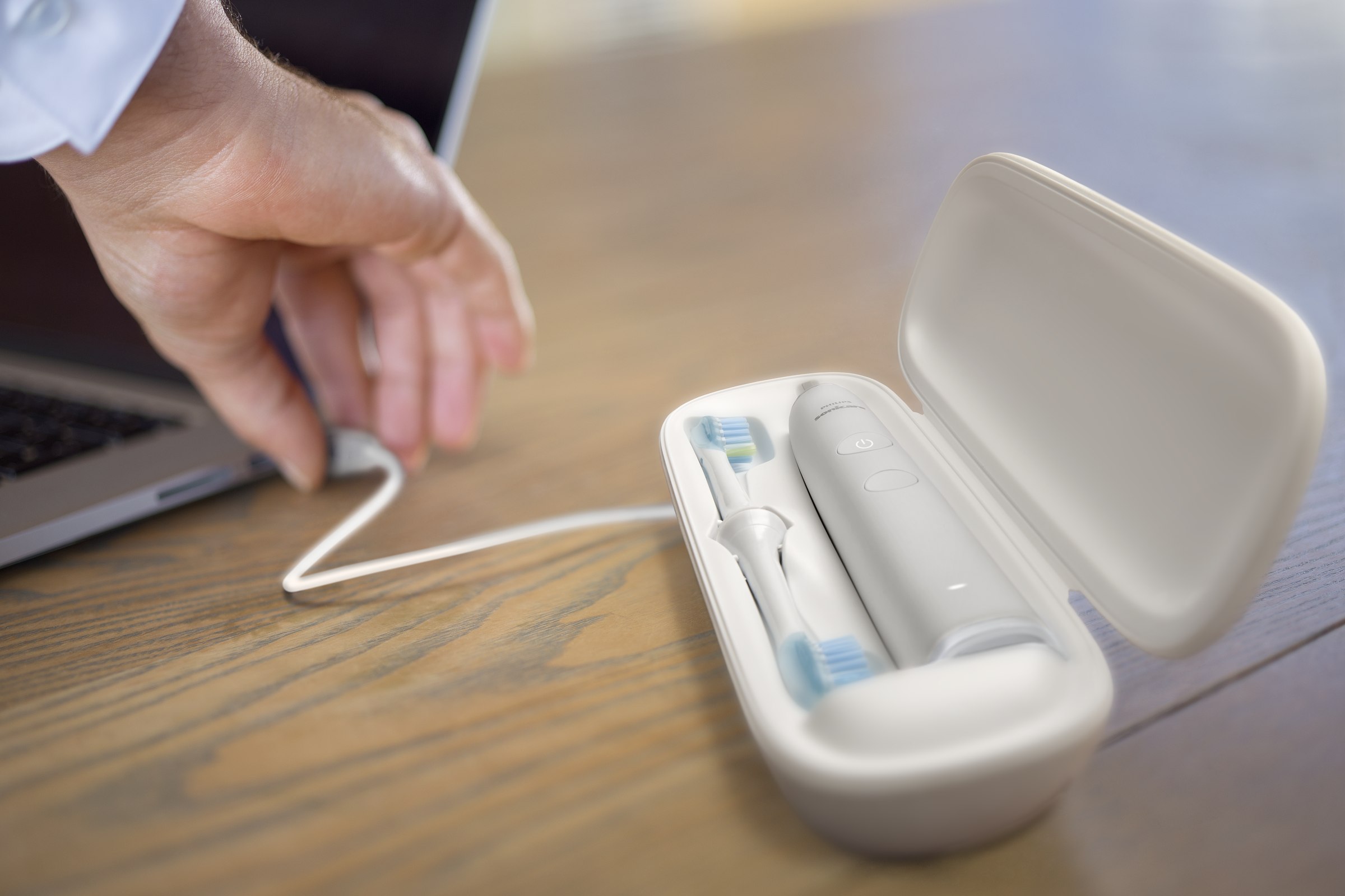 Coffret de voyage avec chargeur USB int&eacute;gr&eacute; Philips Sonicare DiamondClean