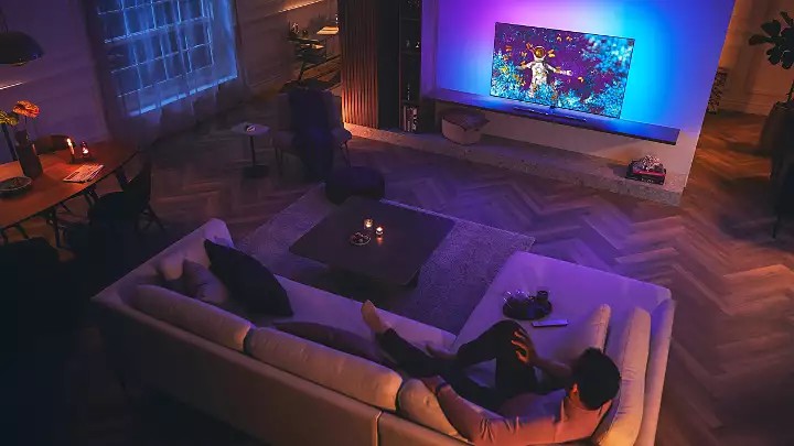Come posizionare correttamente la TV in qualsiasi stanza